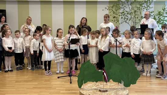 Par mūsu Latviju!